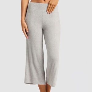 Synergy Wide-Leg Cropped Organic Women's Rib-Knit Capri Pant Heather Gray Medium